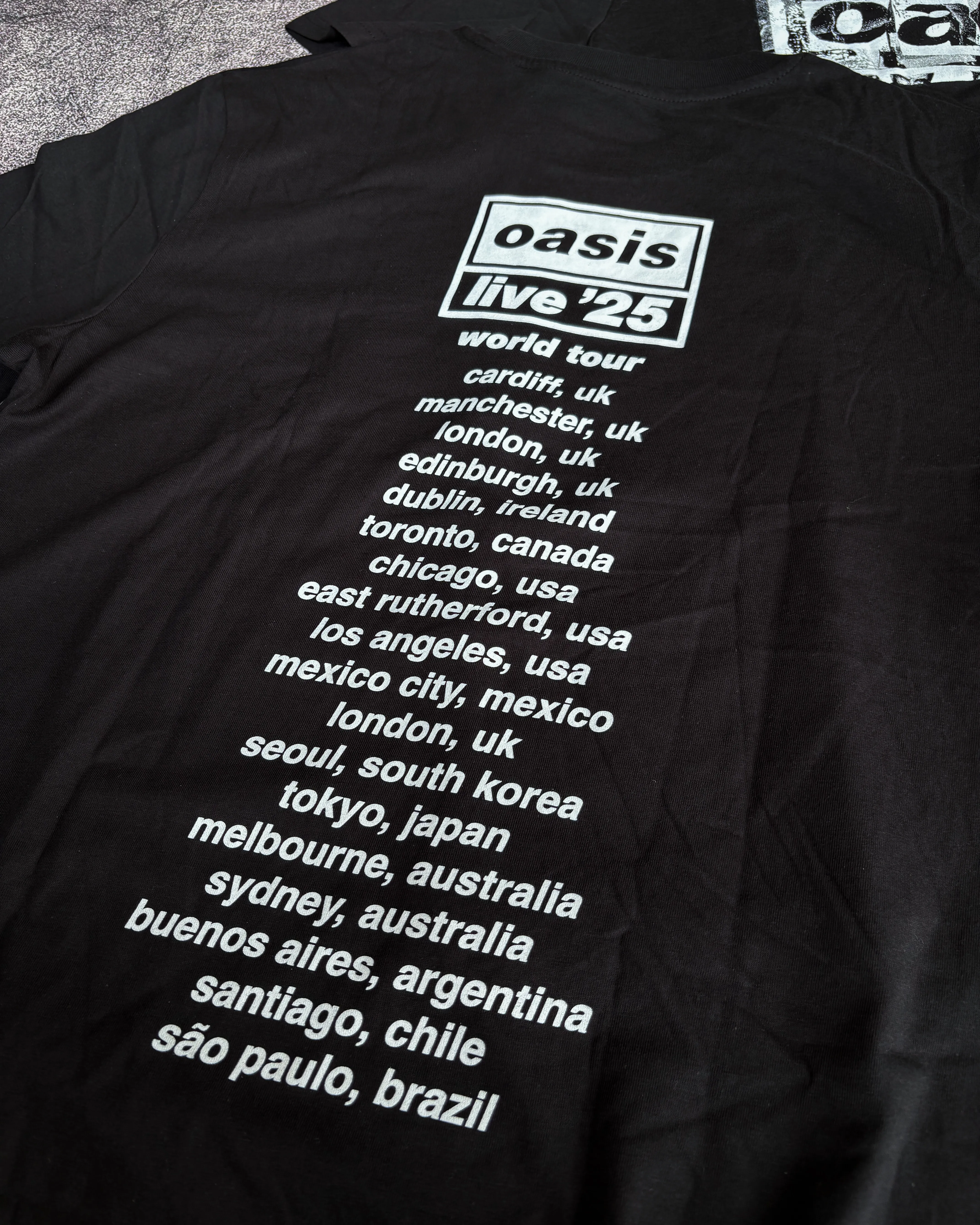 Oasis - Collage Live 25 World Tour