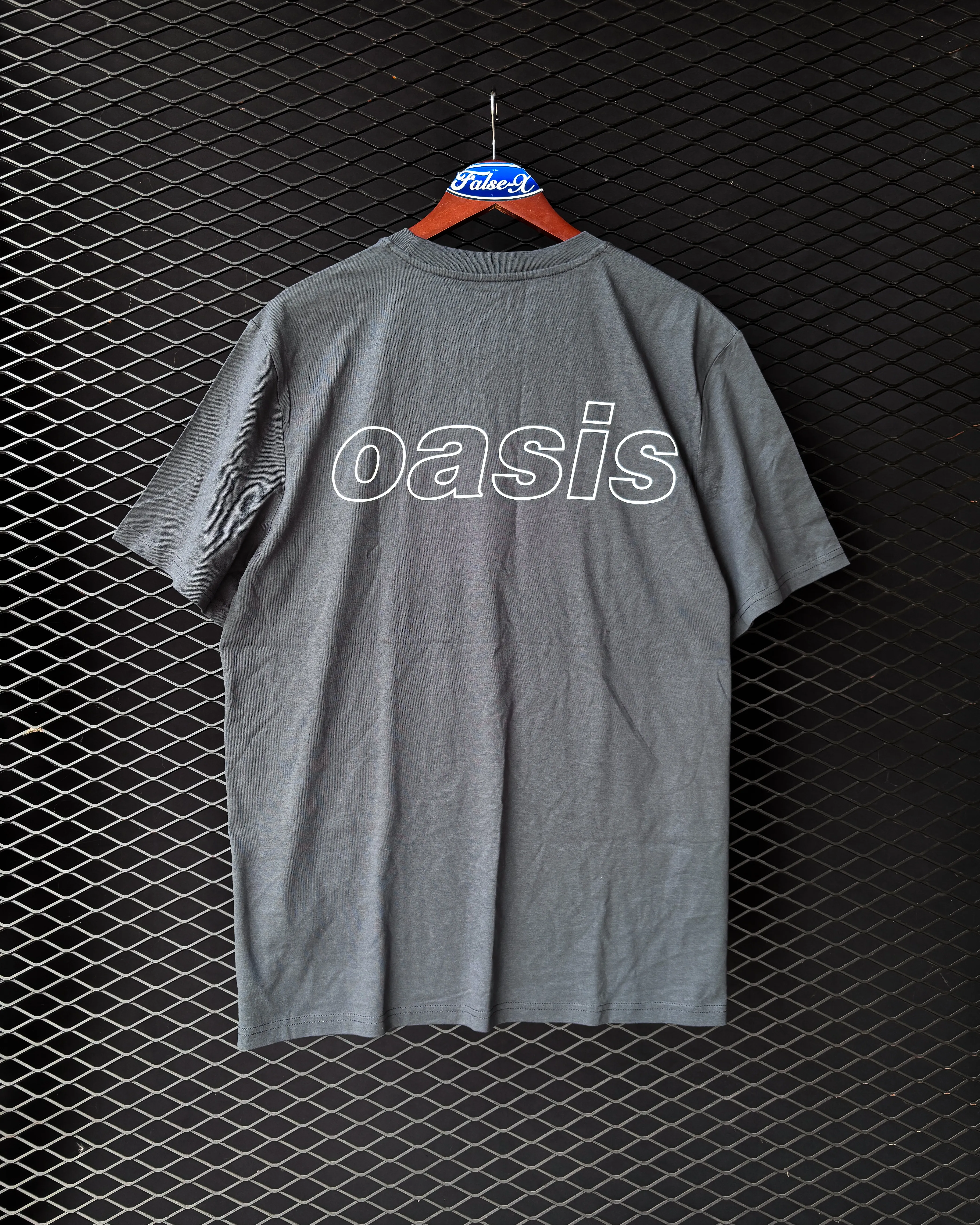 Oasis - Detroit Bus Photo