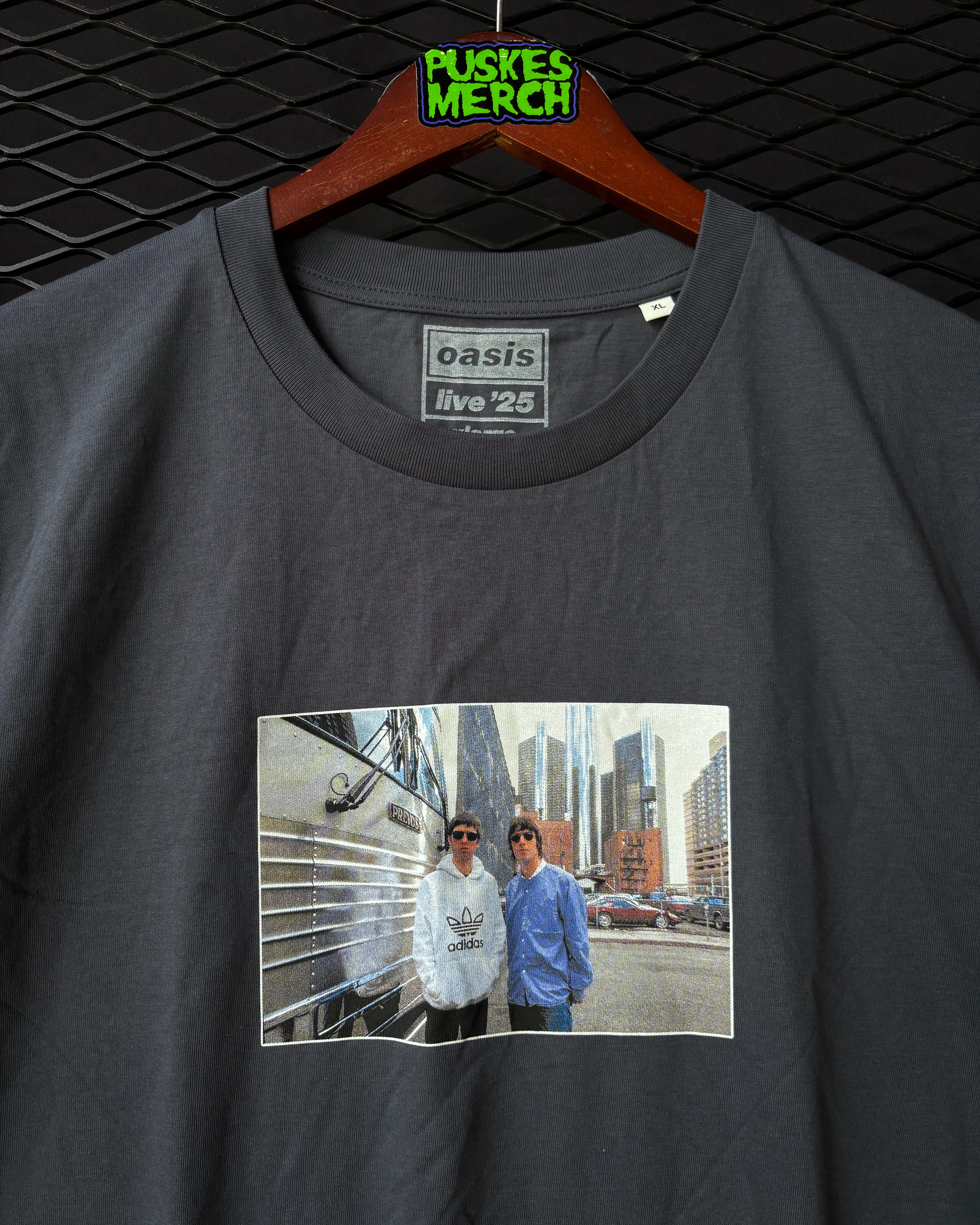 Oasis - Detroit Bus Photo